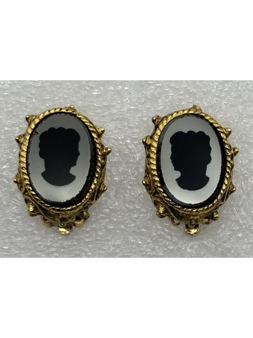 Vintage Jonne Oval Flat Black Glass Mirror Cameo and Gold-Tone Clip-On Earrings